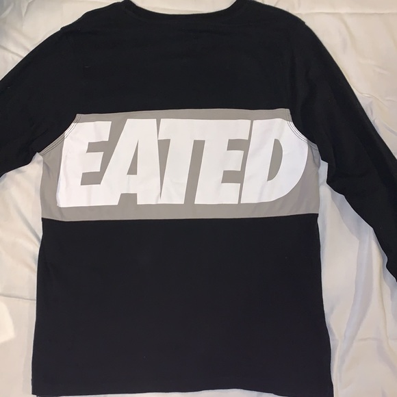 Limited edition black/white/grey undefeated crew neck. - Picture 2 of 4